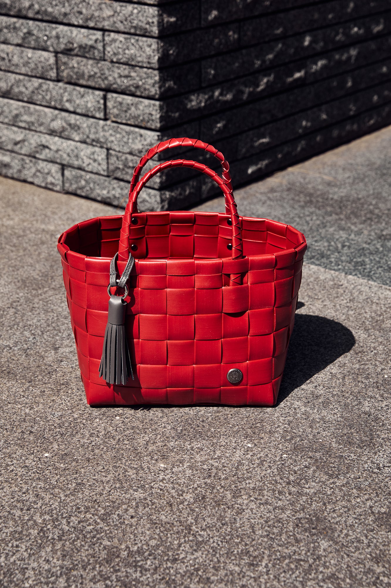 Handed By - Mini Paris - 136 crimson red