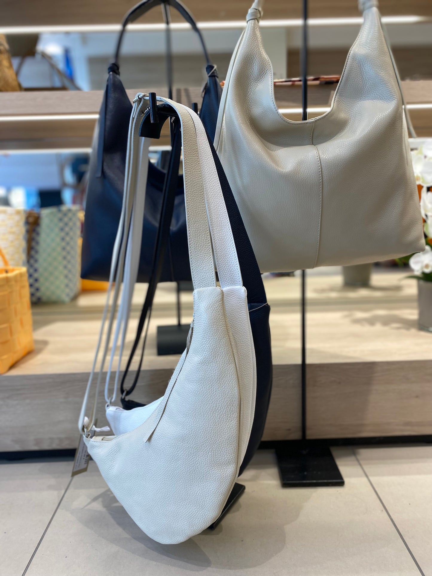 T.I.F.  crossbody  43/89704  wit