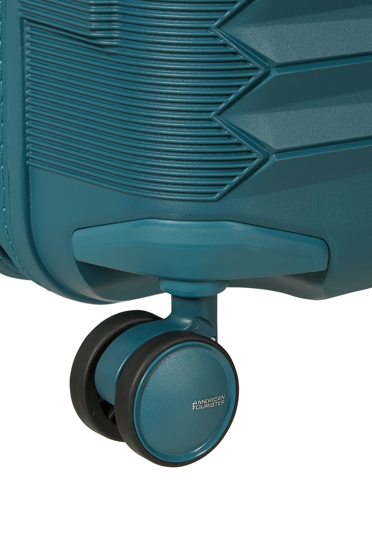 American Tourister  FASTFORWARD  spinner 68 exp.   Totally Teal