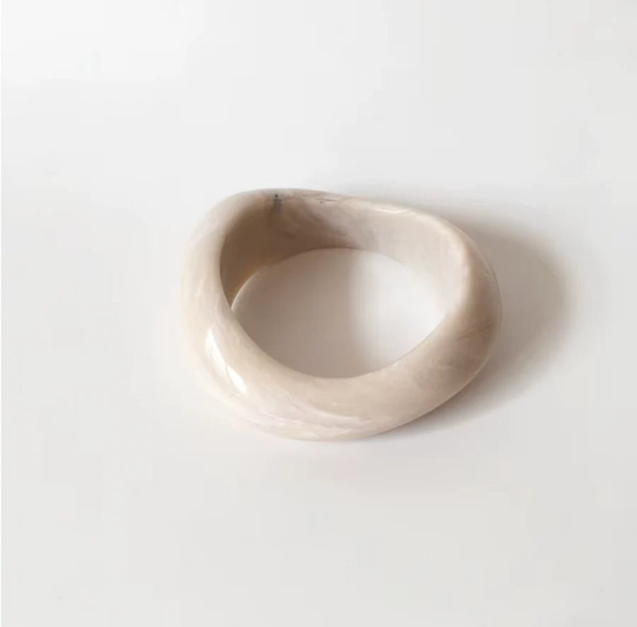 Folie à Trois  armband  VIOLETA  white