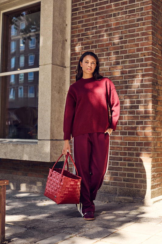 Handed By - Paris - 136  crimson red