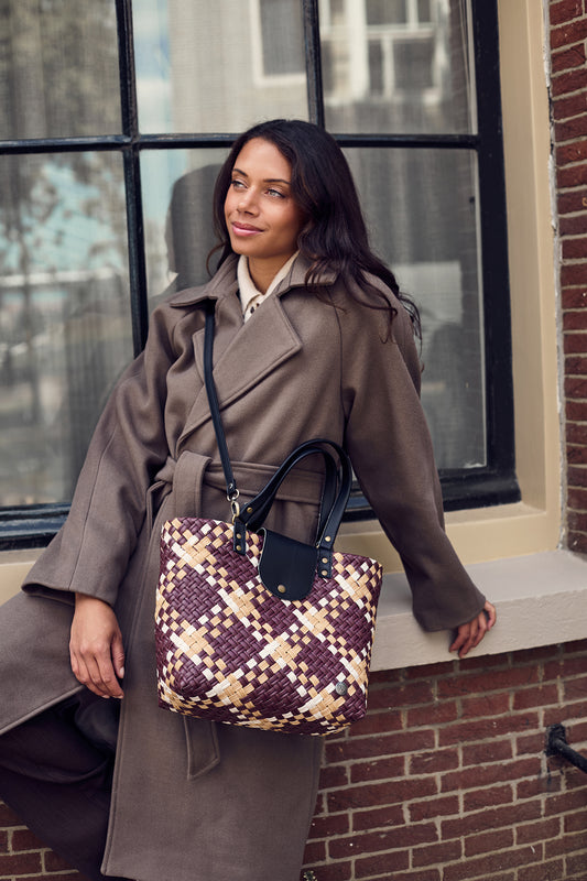 Handed By - Alley - P178 Chestnut brown pattern